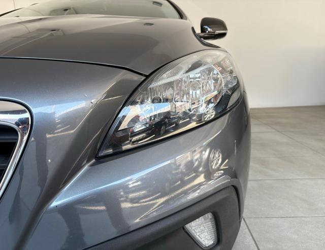 VOLVO V40 Cross Country D2 1.6 Summum
