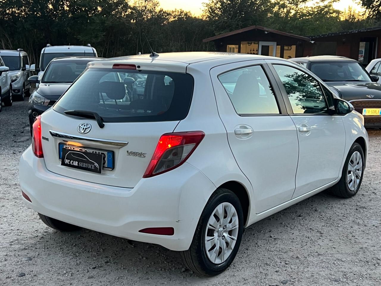 Toyota Yaris 1.0 5 porte Active Permute Rate Garanzia