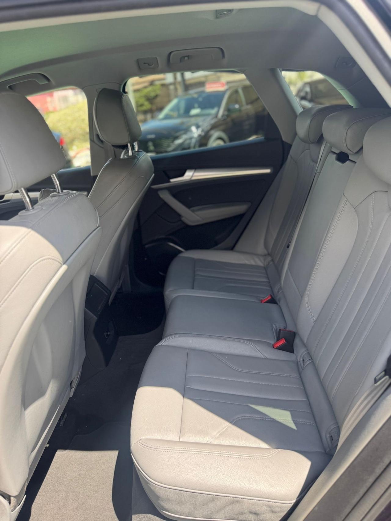 Audi Q5 2.0 TDI quattro S tronic Business Sport