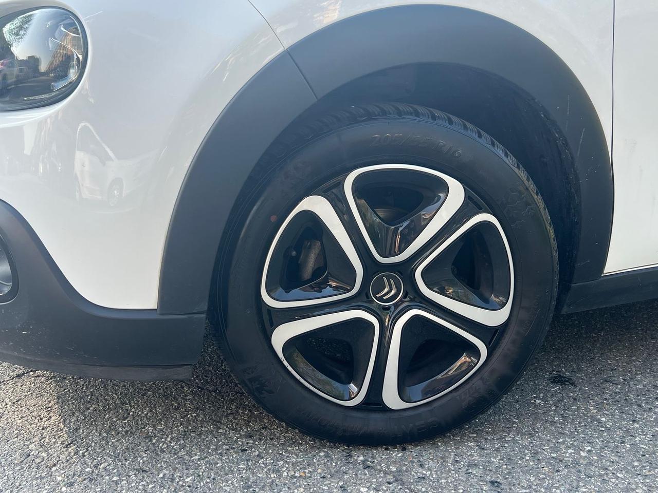 Citroen C3 Shine 1.2 PureTech83 #10400
