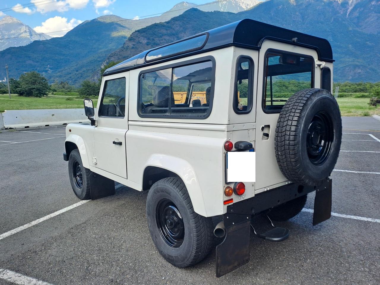 LAND ROVER DEFENDER 90