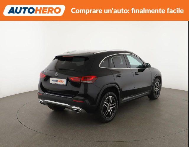 MERCEDES-BENZ GLA 180 d Automatic Premium