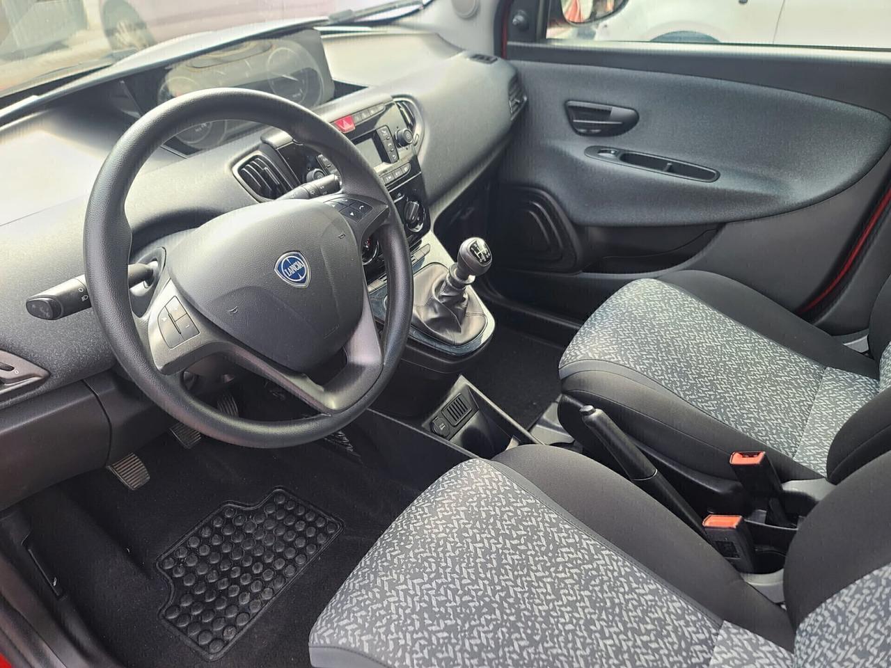 Lancia Ypsilon 1.0 HYBRID X NEOPATENTATI