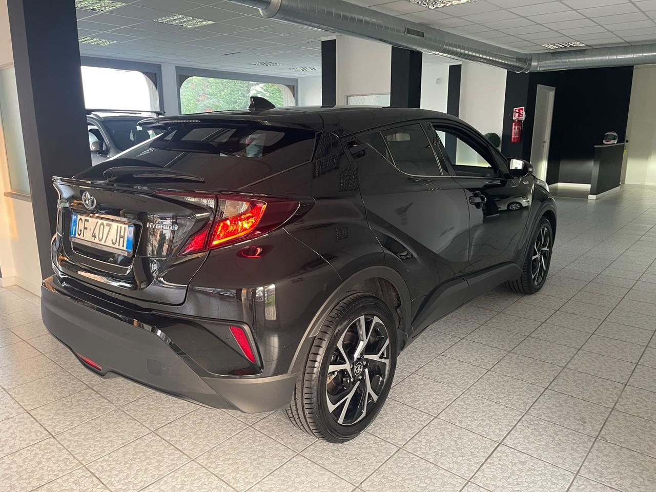 Toyota C-HR 1.8 Hybrid E-CVT Lounge