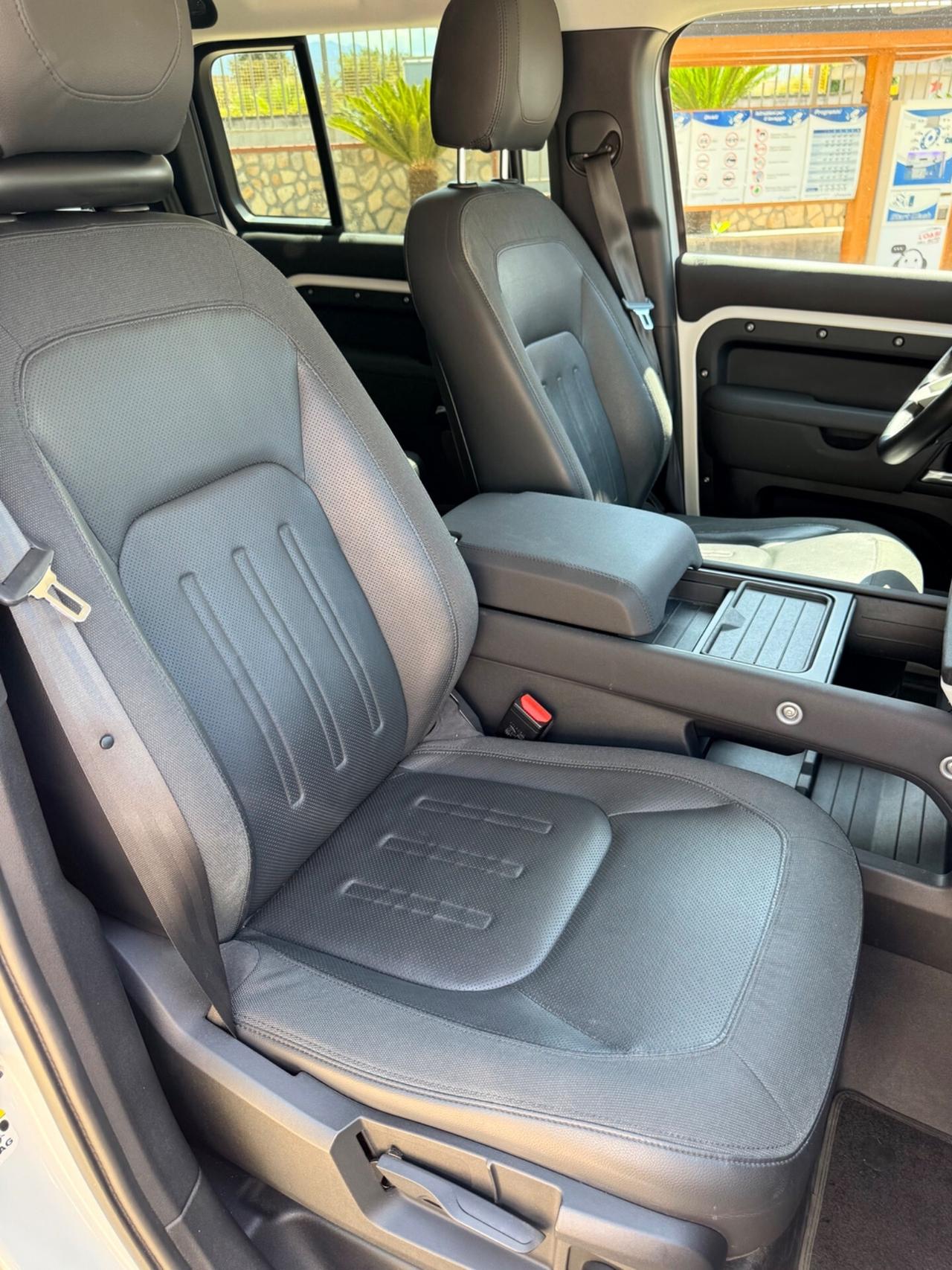 Land Rover Defender 110 2.0 SD4 AWD Auto S