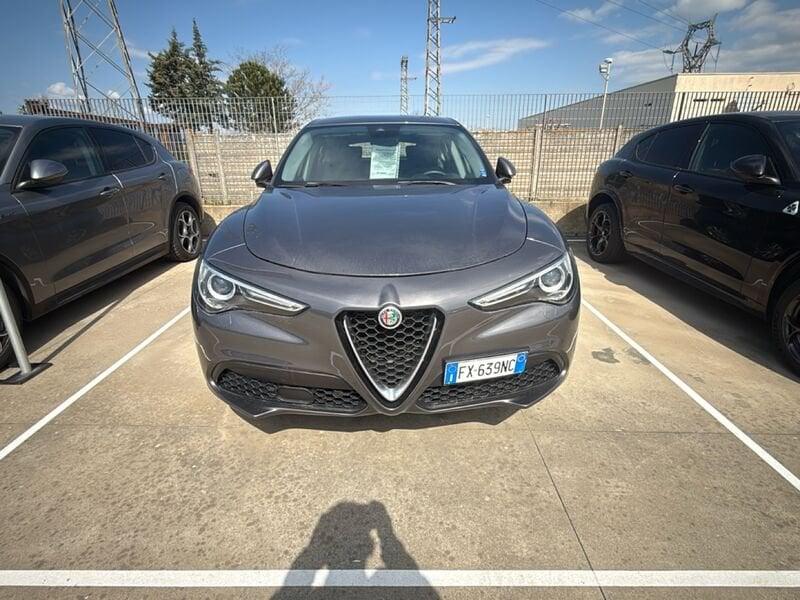 Alfa Romeo Stelvio 2017 2.2 t Business Q4 210cv auto my19
