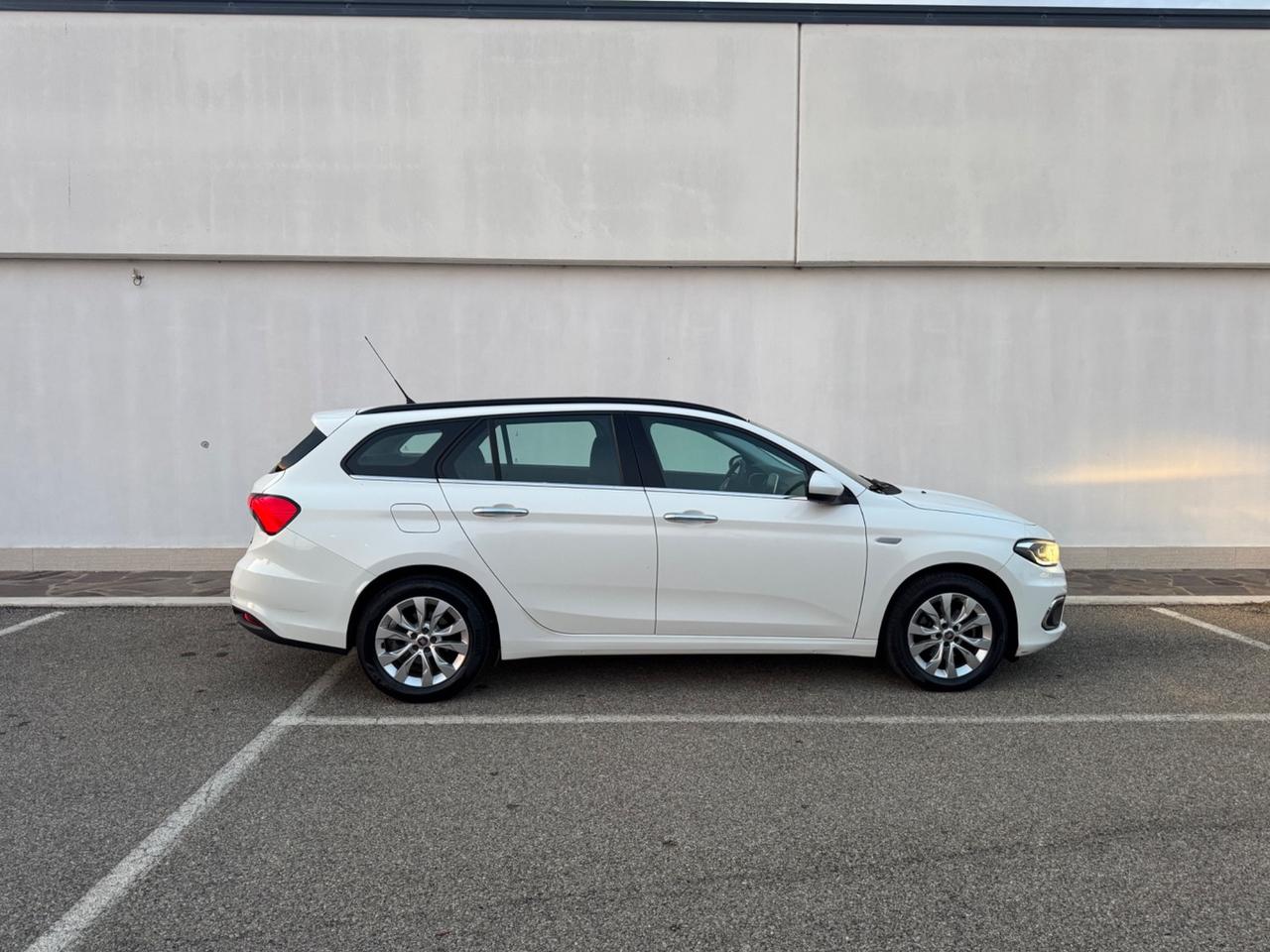 FIAT TIPO 1.6 MJT LOUNGE