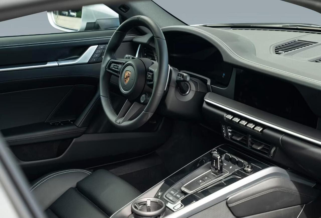 Porsche 911 992 -2 (911) Carrera SportDesign Bose