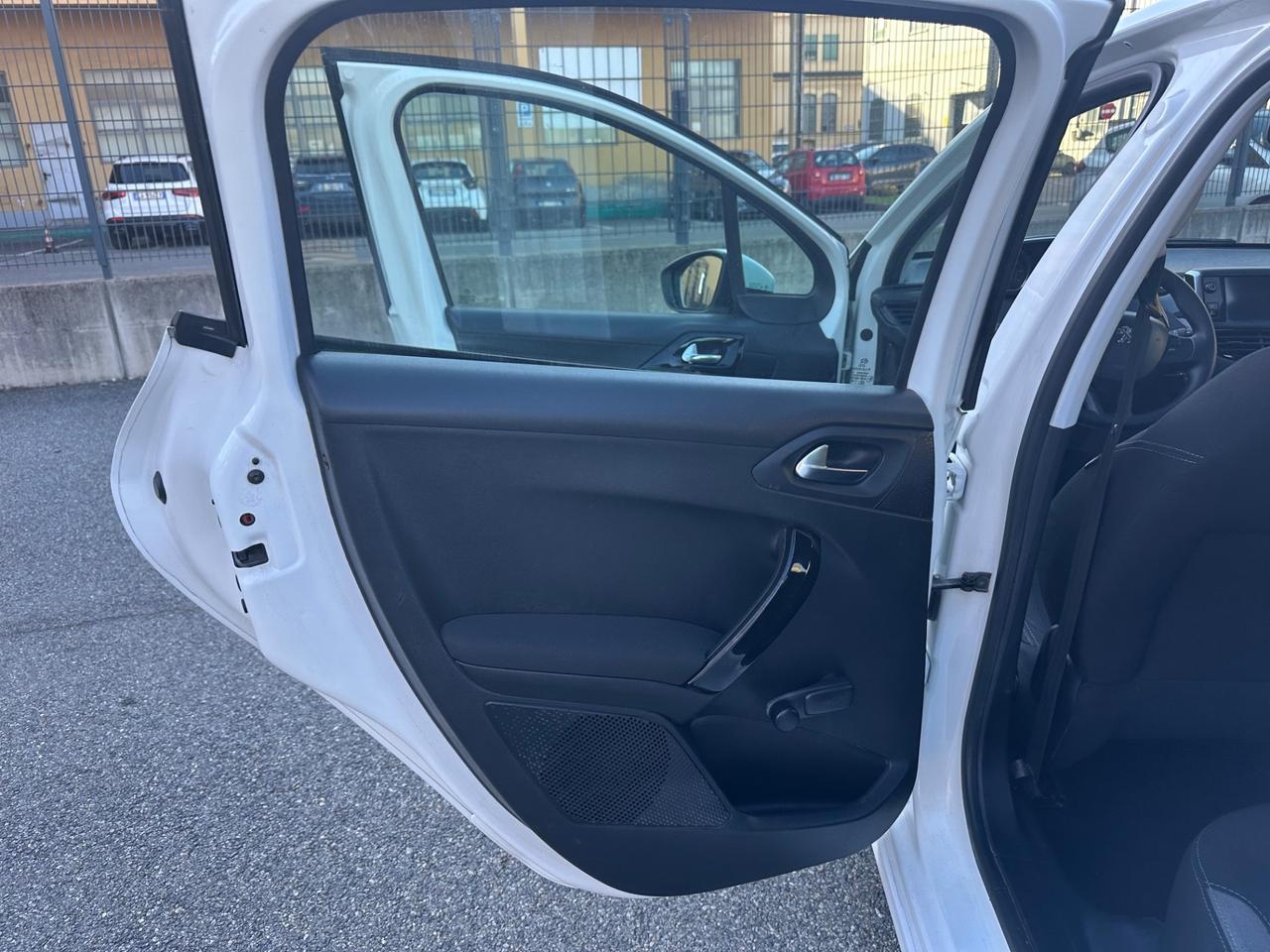 Peugeot 208 1.4 VTi 95 CV 5p. GPL Access