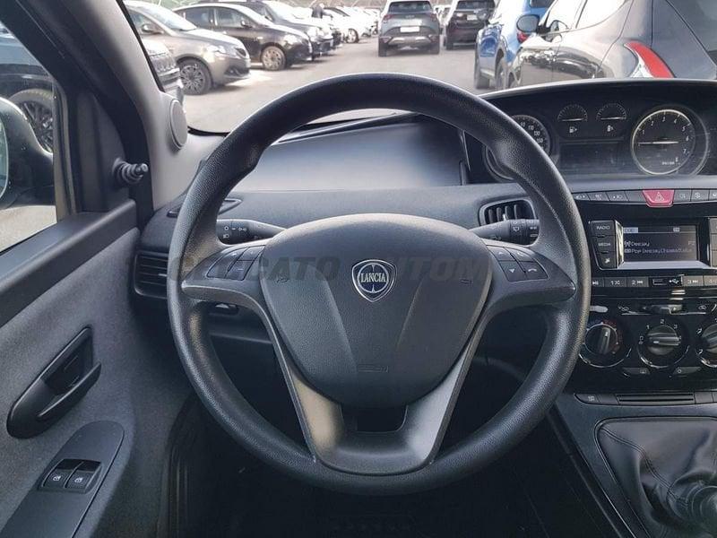 Lancia Ypsilon Ypsilon 1.0 firefly hybrid Silver s&s 70cv 5p.ti