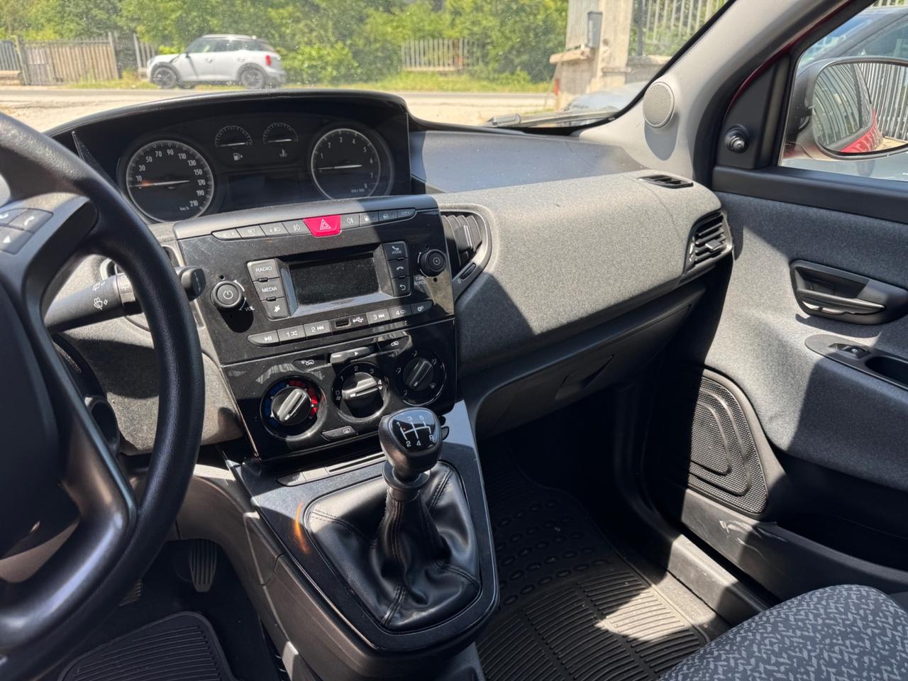 Lancia Ypsilon 1.2 69 CV 5 porte GPL Ecochic Monogram