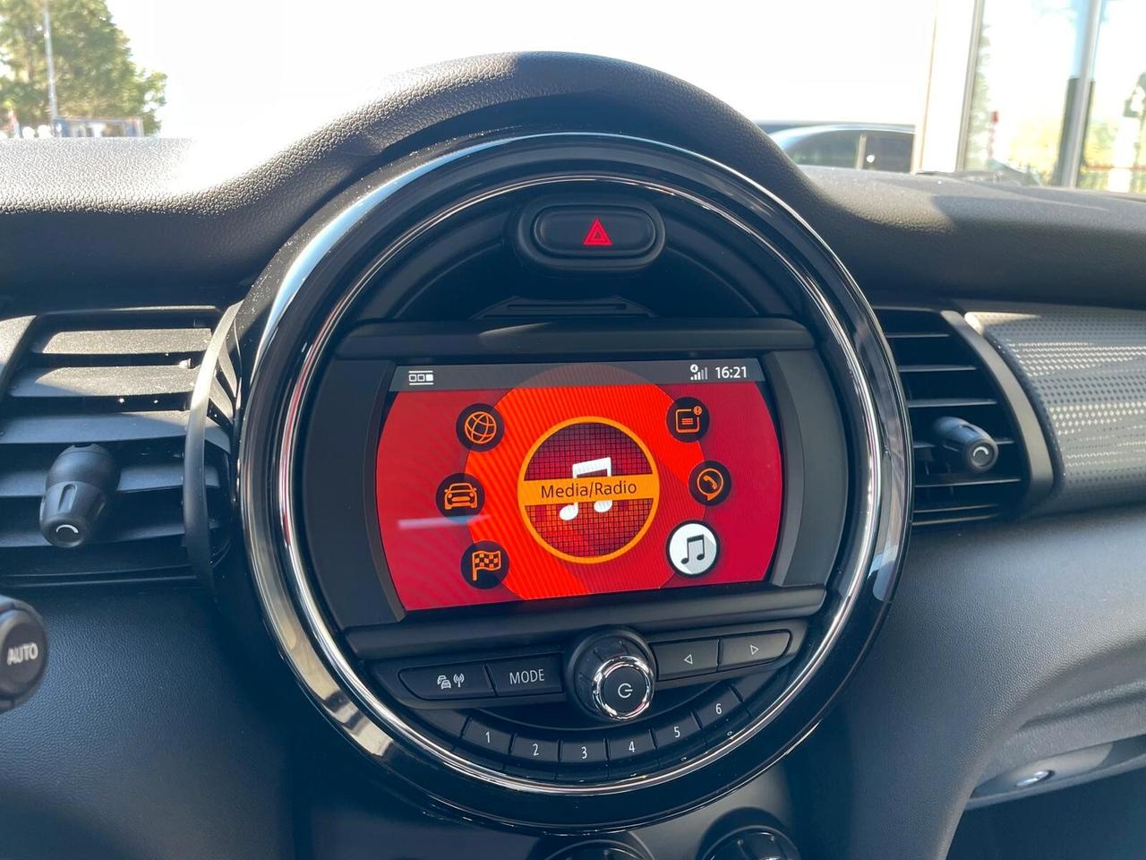 Mini Cooper Hype Cabrio 1.5 Benz 136 cv Automatica