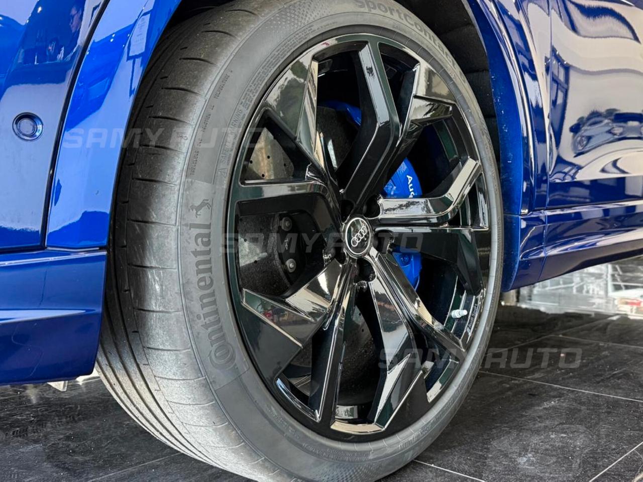 Audi Q8 RS TFSI V8 quattro tiptronic