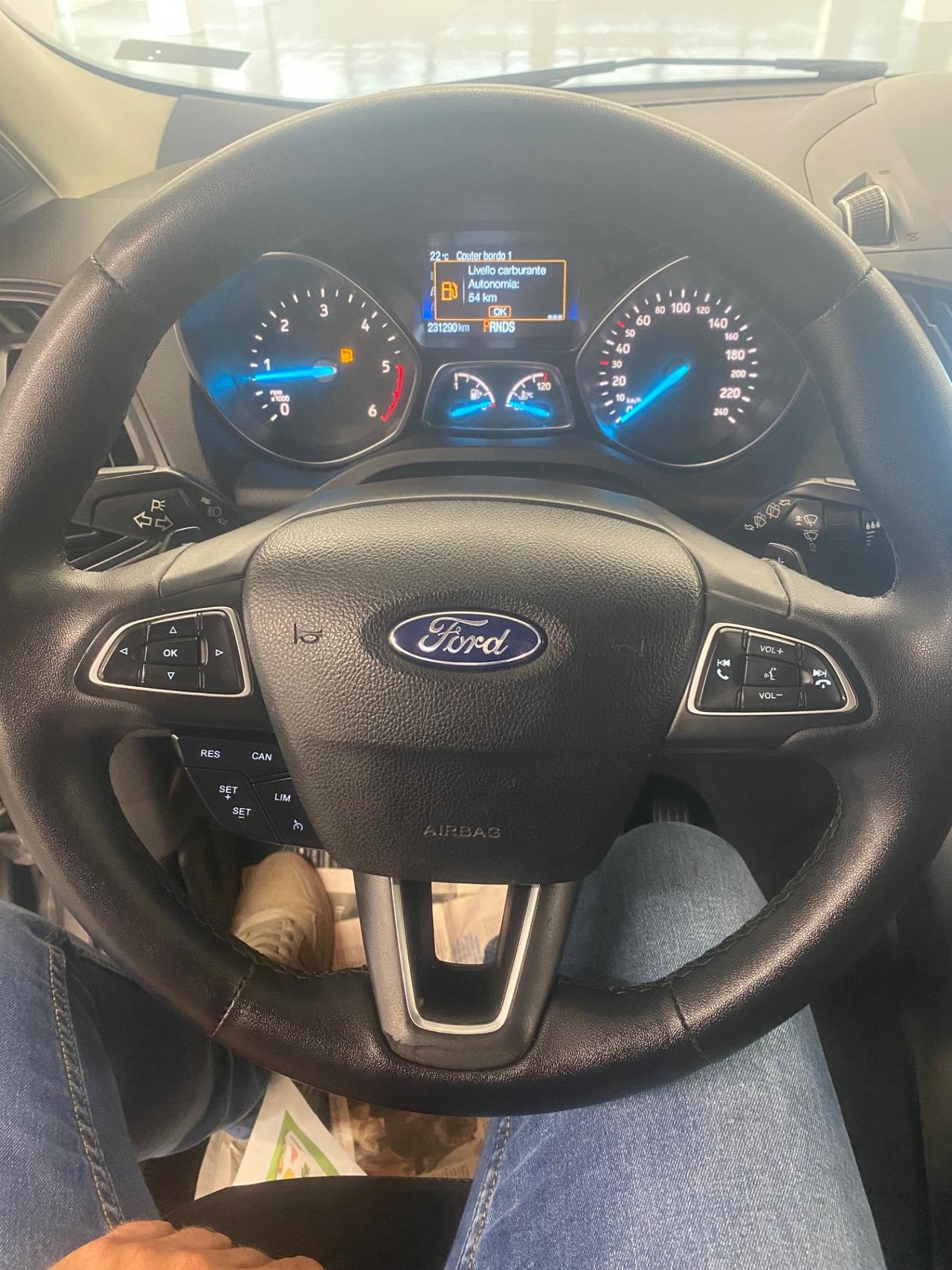 Ford Kuga 1.5 TDCI 120 CV S&S 2WD Powershift Titanium