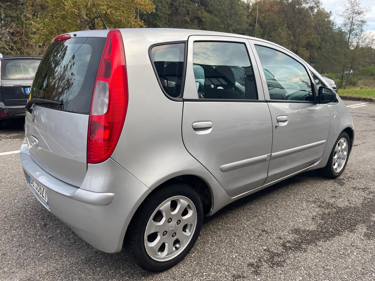 Mitsubishi Colt 1.1 12V 5p. *Neopatentati*Cerchi*Solo 125000km*