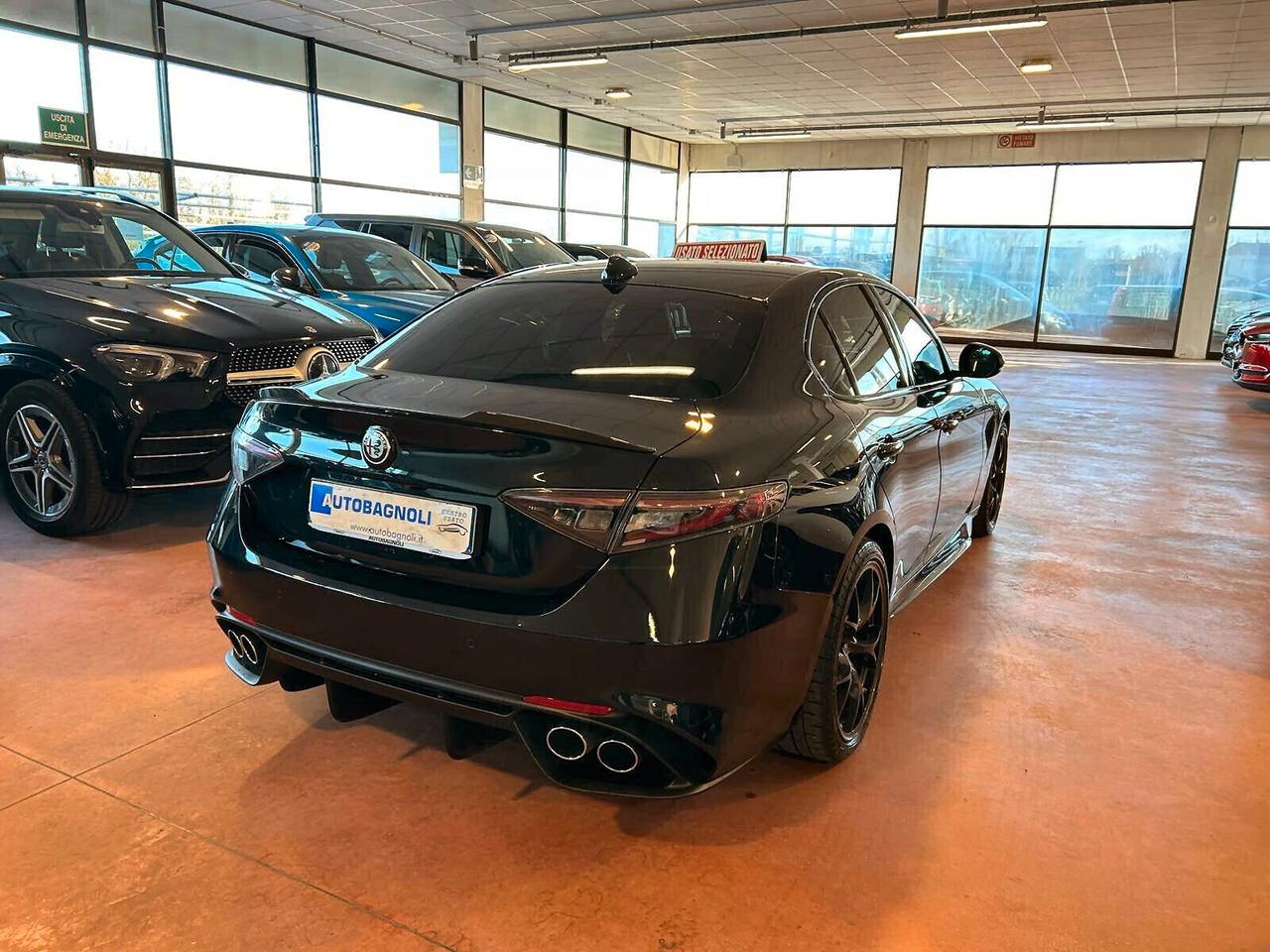 Alfa Romeo Giulia QUADRIFOGLIO 2.9 T V6 AT8 520 CV SPOTICAR