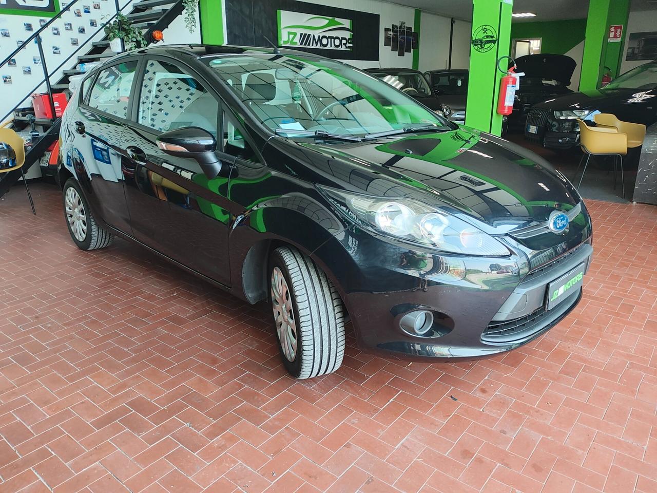 FORD FIESTA 23.000KM NEOPATENTATI