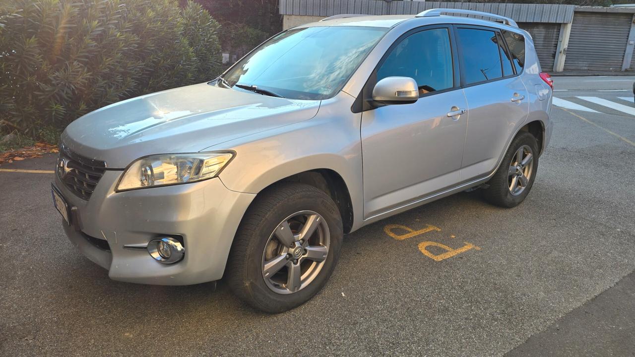 Toyota RAV 4 RAV4 Crossover 2.2 D-4D 150 CV Lounge