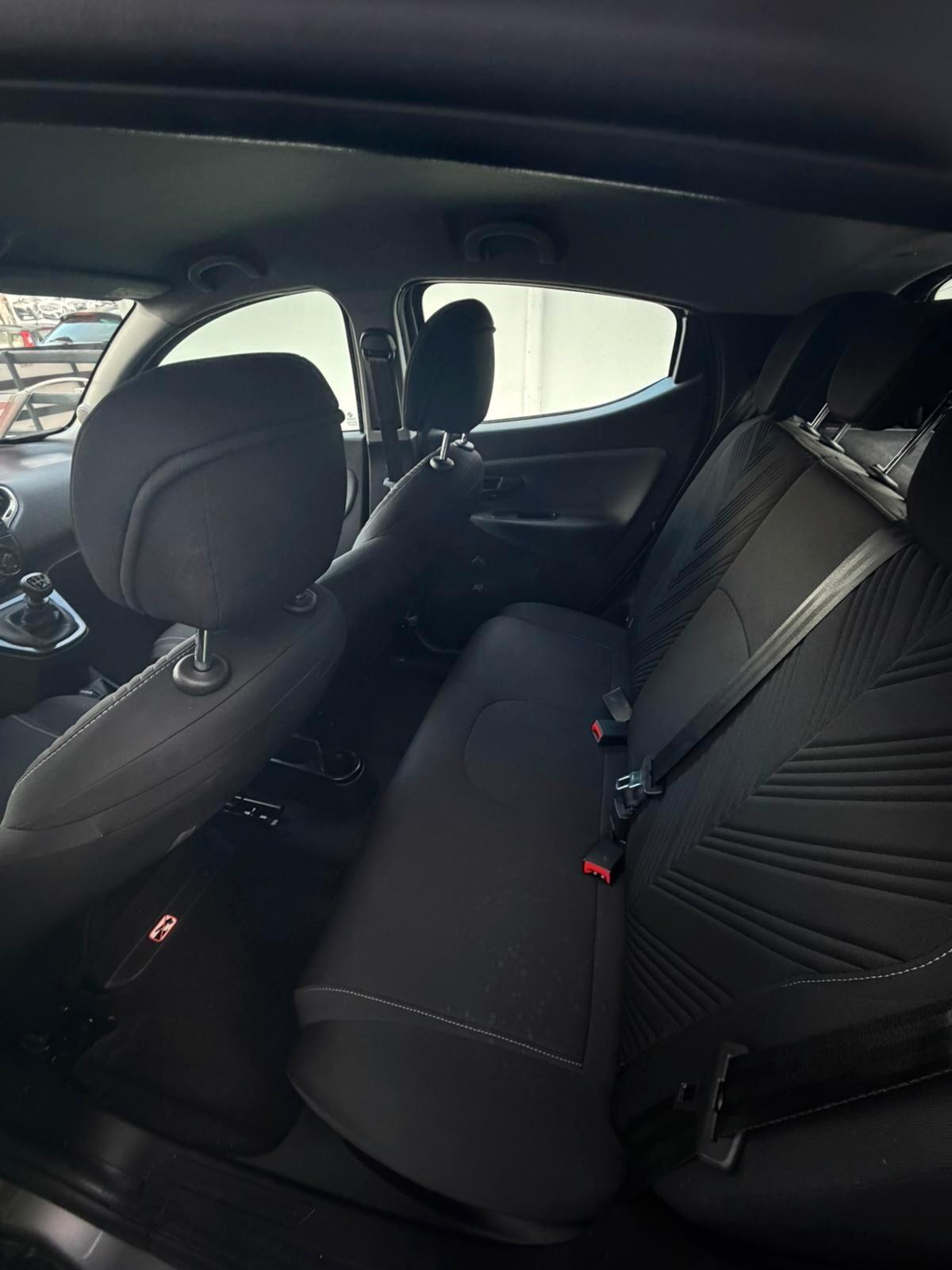 Lancia Ypsilon 1.0 FireFly Hybrid Gold FULL LEGGI!