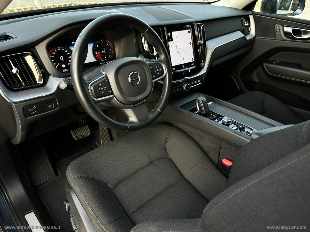 VOLVO XC60 B4 AWD GEARTRONIC MOMENTUM PRO IBRIDO DIESEL