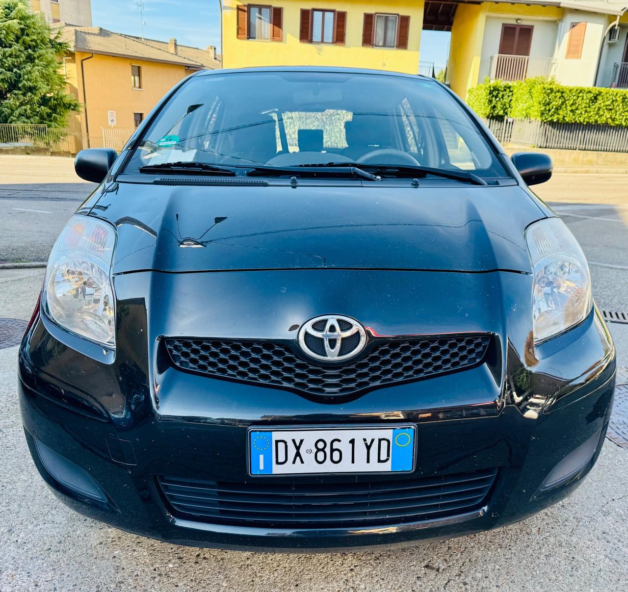 Toyota Yaris 1.0 5 porte Luxury OK NEOPATENTATI
