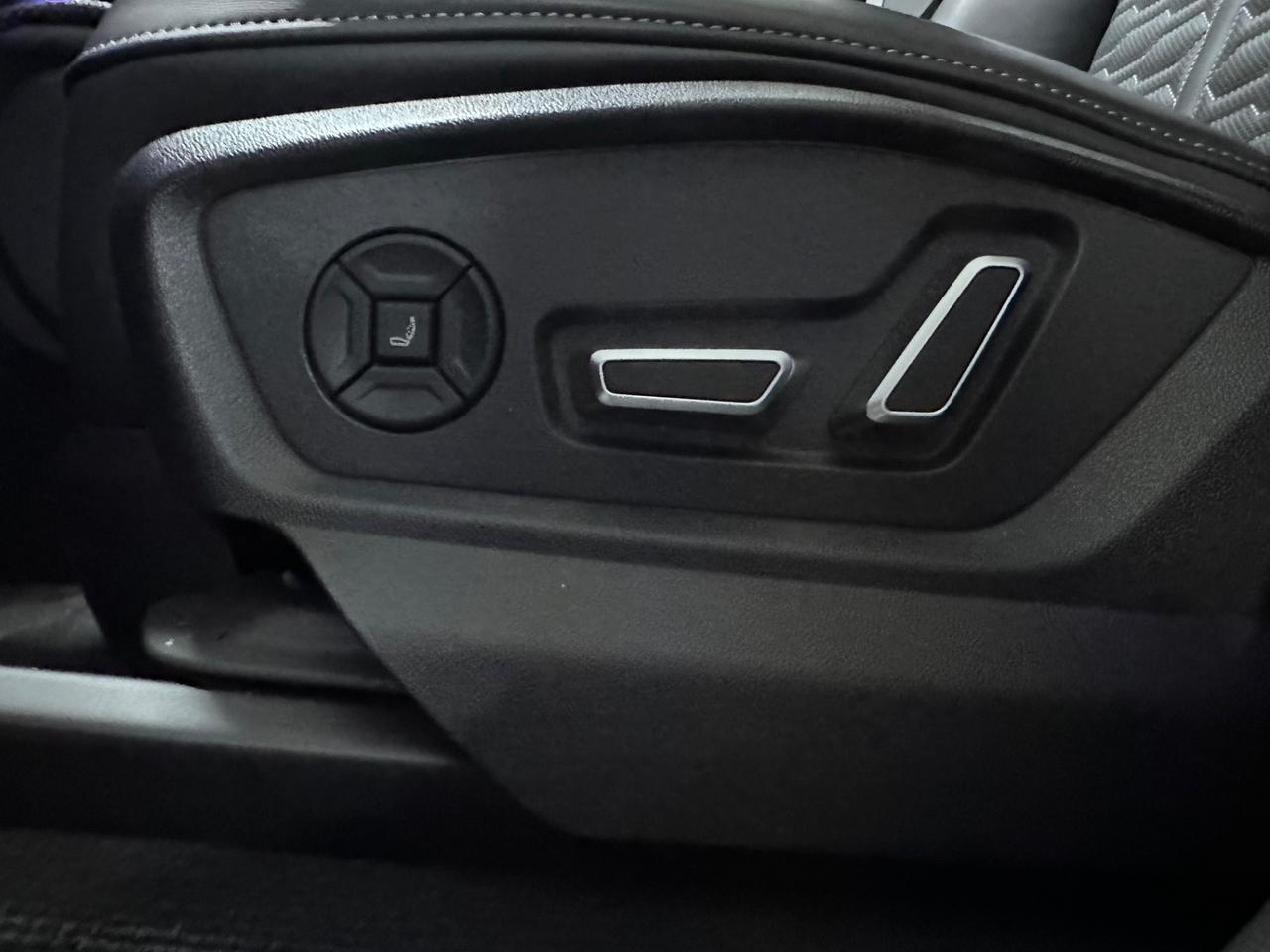 Audi Q8 RS TFSI V8 quattro tiptronic Performance