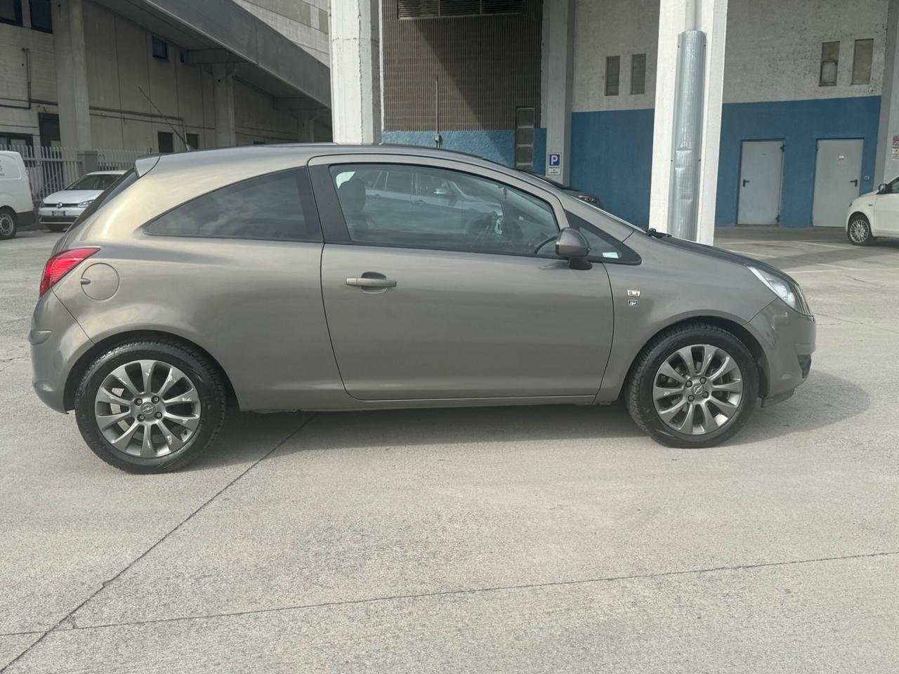 Opel Corsa 1.3 CDTI 75CV 3P. 2010 neopatentati