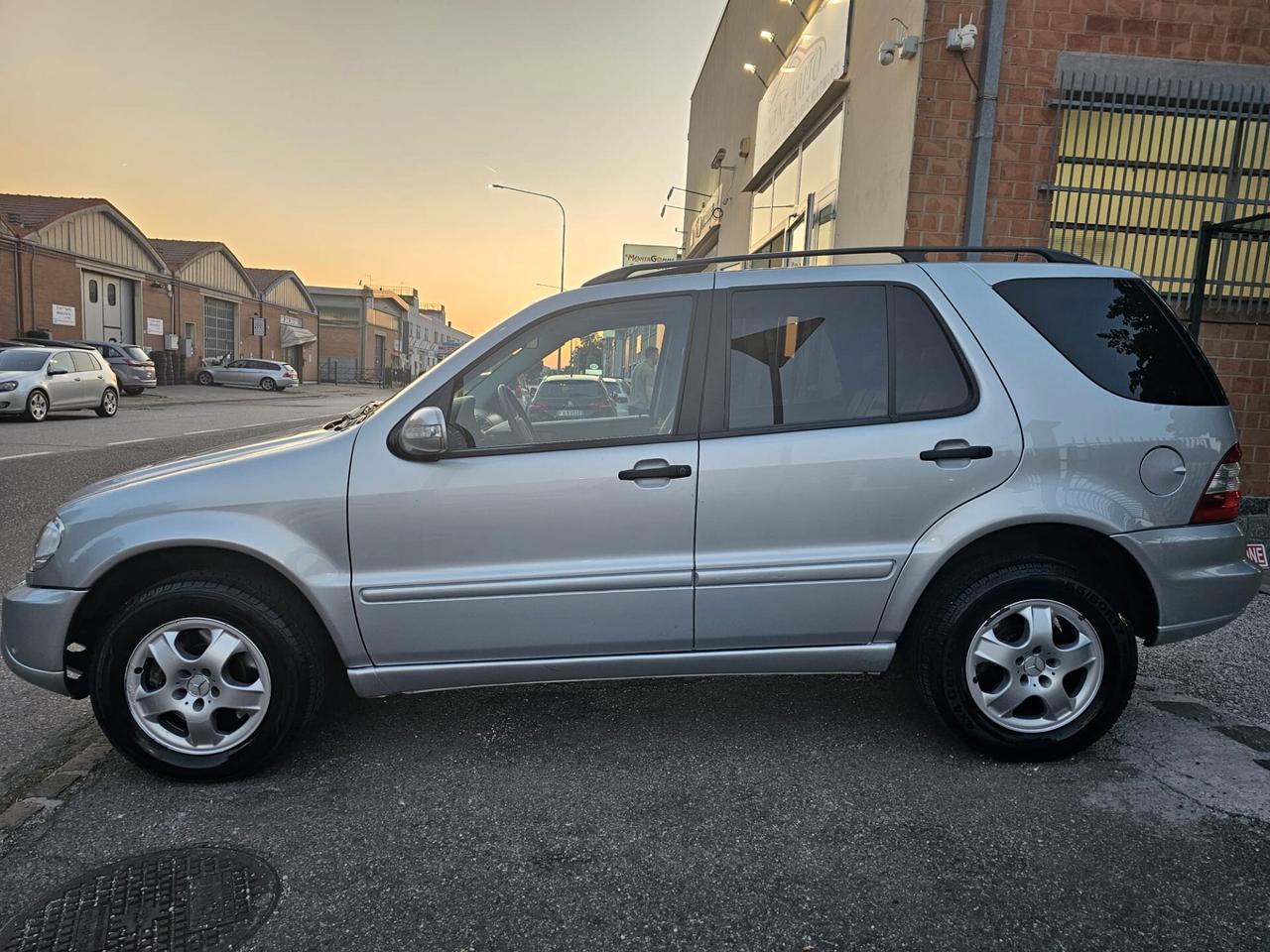 Mercedes-benz ML 270 CDI 163cv Aut*Pelle*Navi*Tetto*Xeno*Pdc*