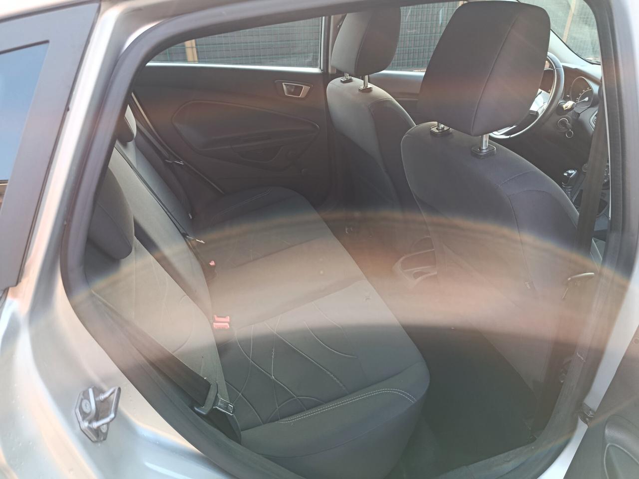 Ford Fiesta 1.5 TDCi 75CV 5 porte Business DOPPIO TRENO PNEUMATICI CON CERCHI