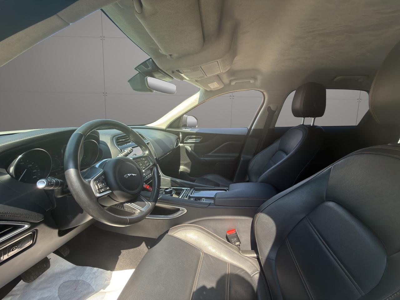Jaguar F-Pace 2.0d i4 Pure 180cv - Promo finanziamento - Automatica