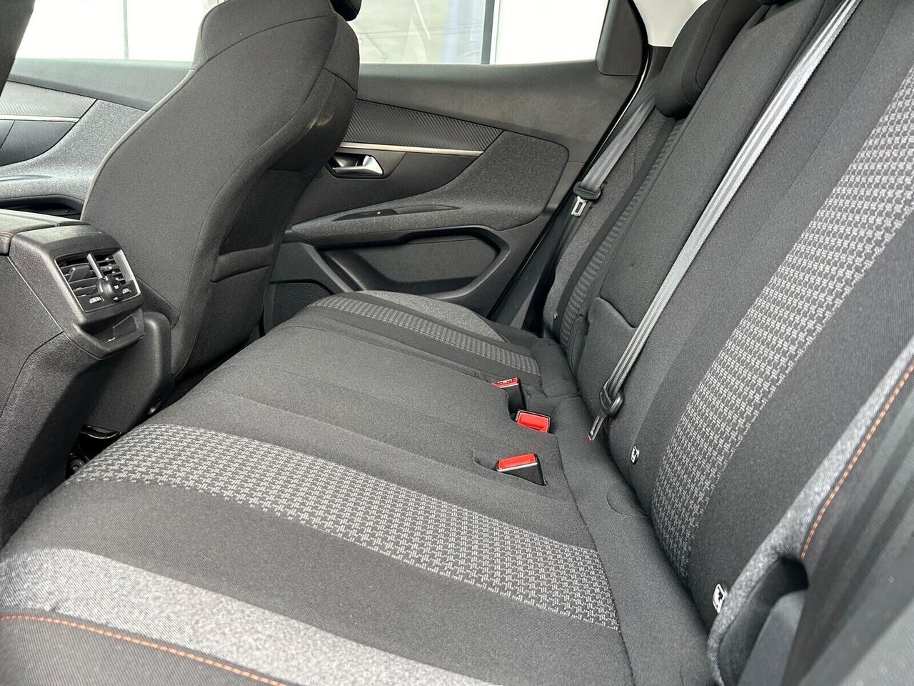 Peugeot 3008 BUSINESS BlueHDi 130 EAT8