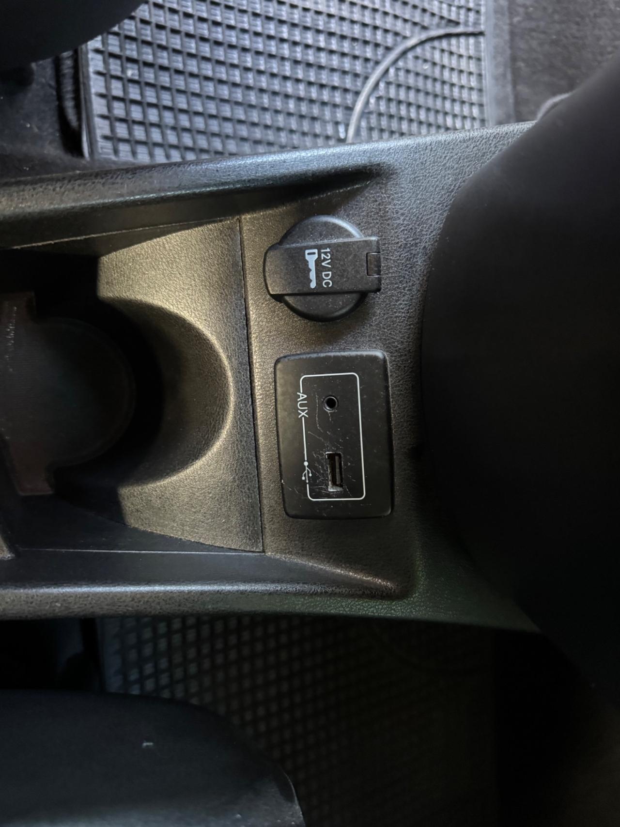 Lancia Ypsilon 1.3 MJT 95 cv neopaten garanzia 12 mesi