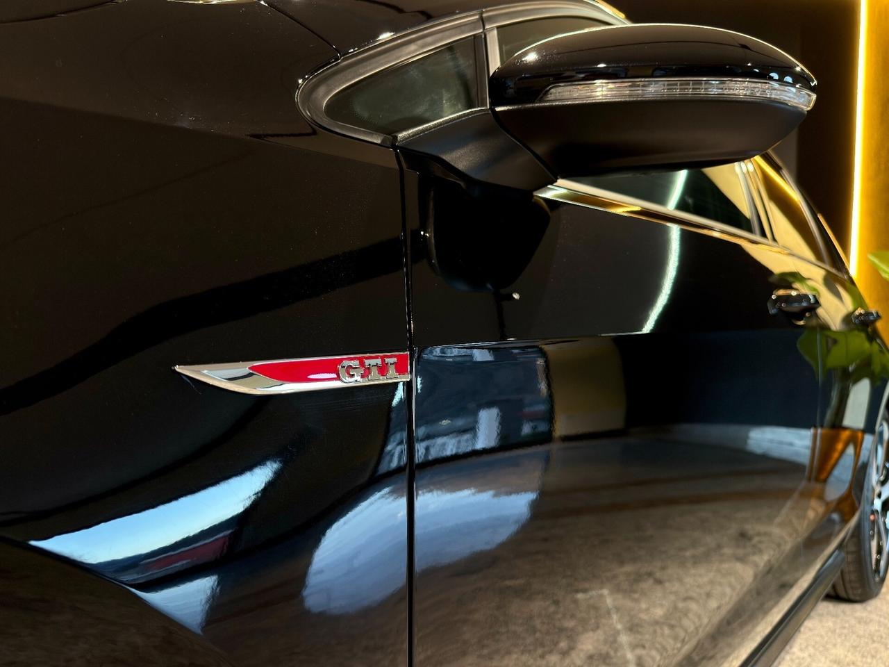 Volkswagen Golf GTI Performance 2.0 245 CV TSI DSG