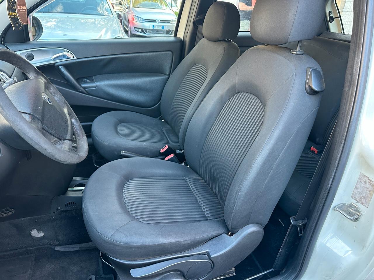 Lancia Ypsilon 1.3 MJT 75 CV Diva
