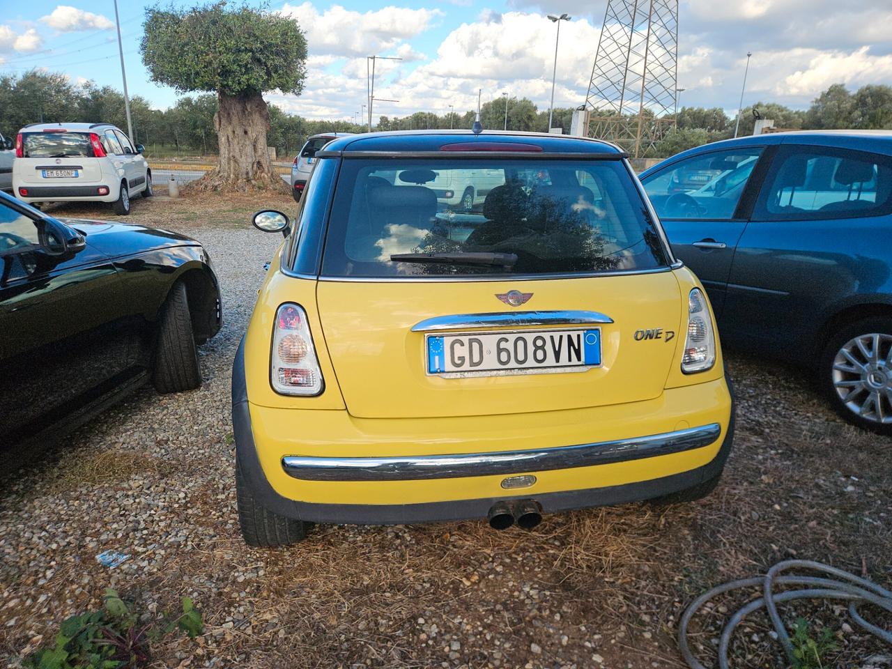 Mini 1.4 tdi One D de luxe kw 55 cv 75