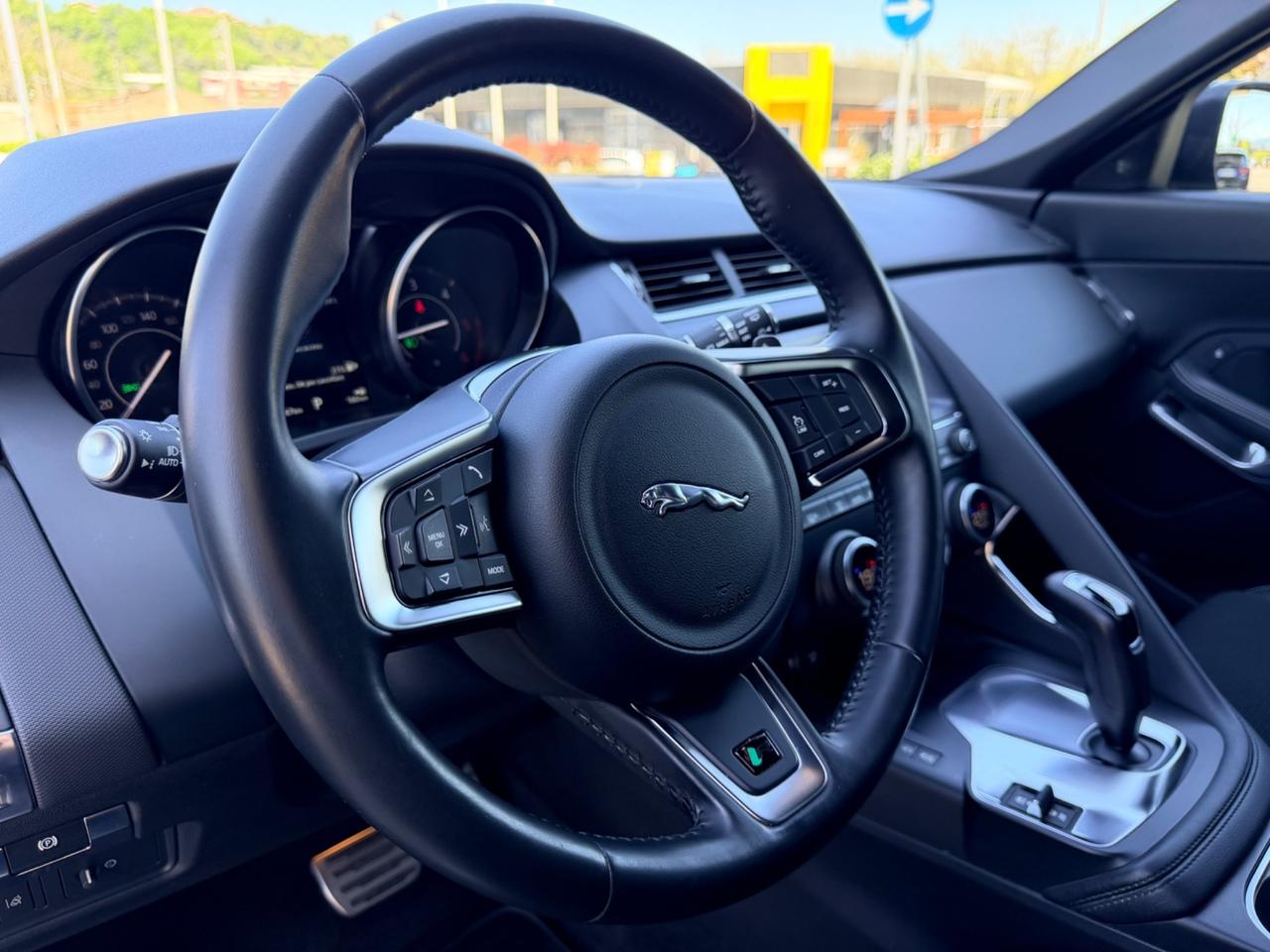 Jaguar E-Pace 2.0D 150 CV AWD aut. R-Dynamic HSE gesso