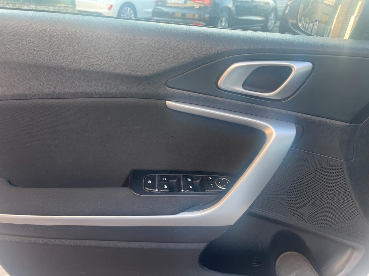 Kia Ceed 1.4 MPi GPL SW Business Class NEO PATENTATI