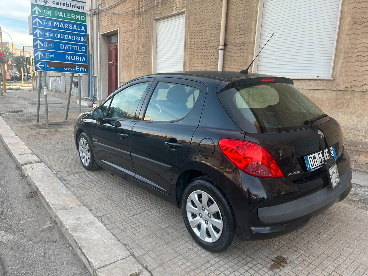 Peugeot 207 1.4 HDi 70CV 5p. ONE Line