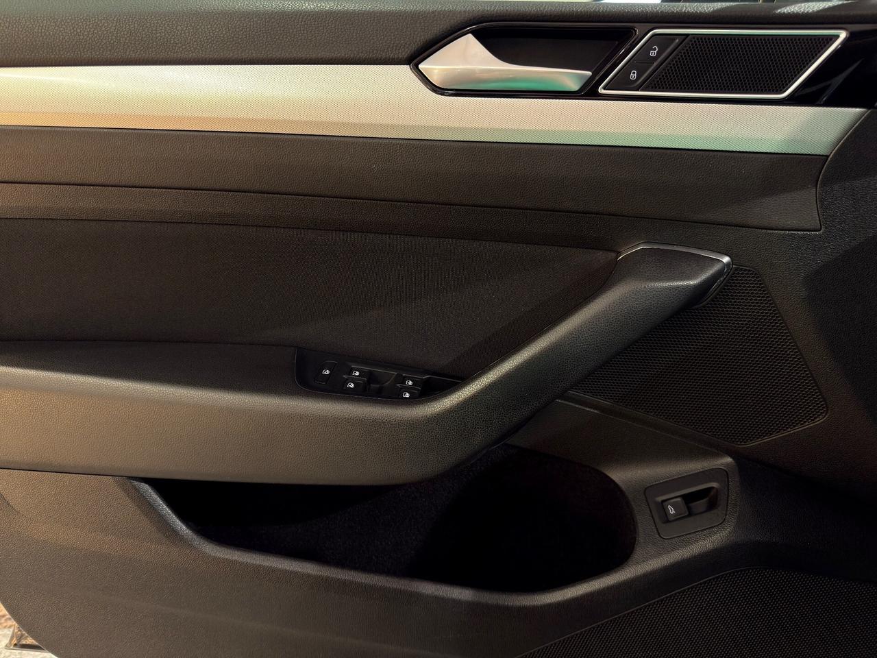 Volkswagen Passat Variant 2.0 TDI DSG Highline Blu