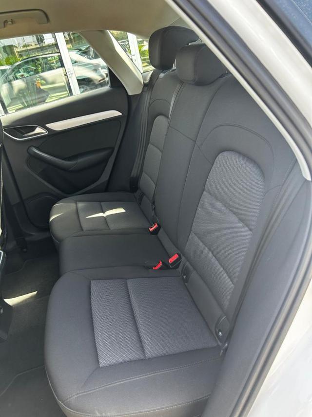 AUDI Q3 2.0 TDI 120 CV Business