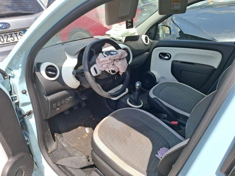 RENAULT TWINGO 900 BENZINAGPL 2019 SINISTRATA