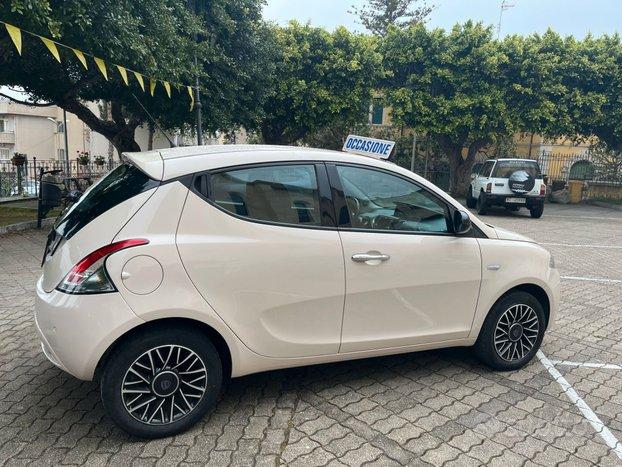 Lancia Ypsilon 1.2 69 CV 5 porte S&S Platinum CV 6