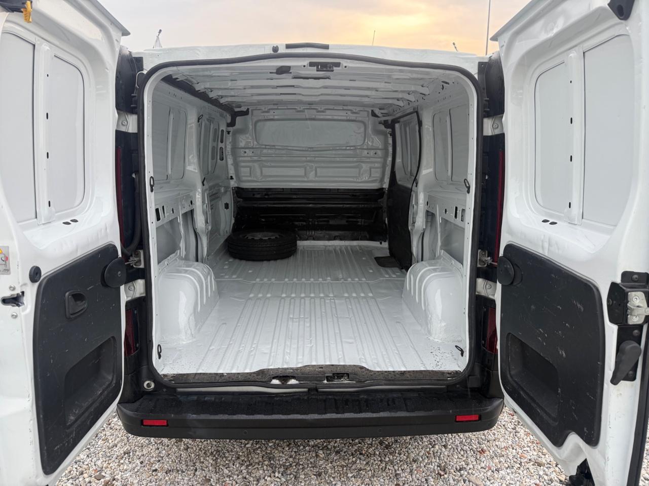 Renault Trafic T29 1.6 dCi Passo Lungo 115CV Iva Compresa