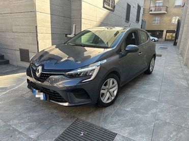 RENAULT Clio Full Hybrid E-Tech 140 CV 5 porte neopatentato ok