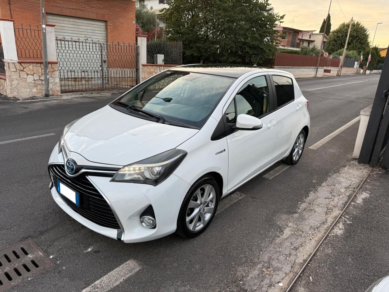Toyota Yaris 1.5 Hybrid 5p - Batteria nuova garantita - Full opt