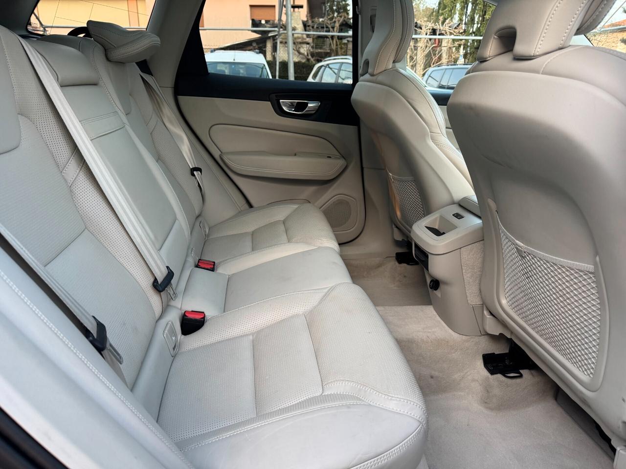 Volvo XC 60 XC60 B5 (d) AWD Geartronic Inscription