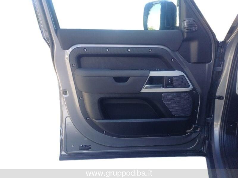 Land Rover Defender VII 2020 110 Diesel 110 3.0d i6 mhev SE awd 250cv auto
