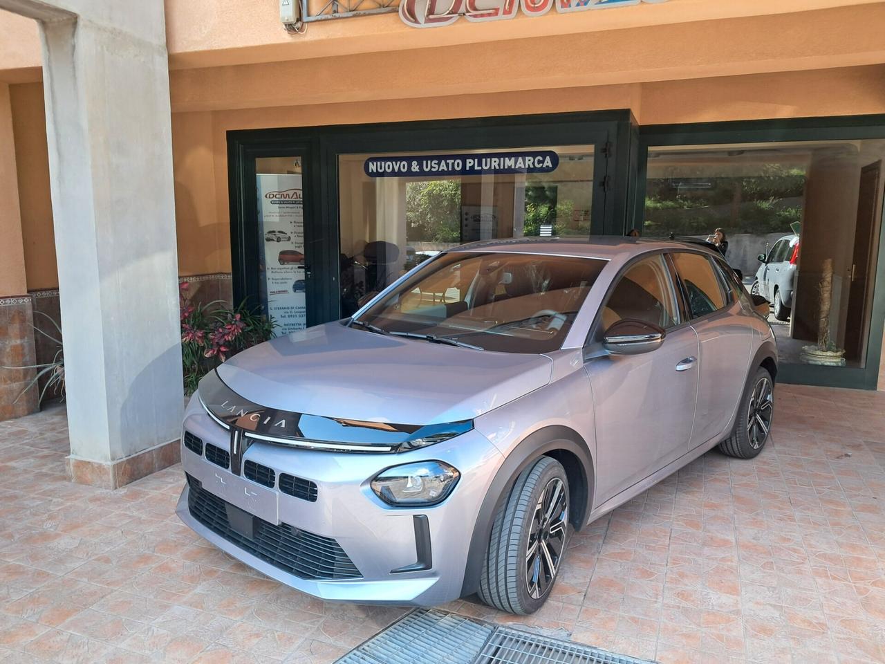 Lancia Ypsilon Hybrid e-DCT Edizione Limitata Cassina