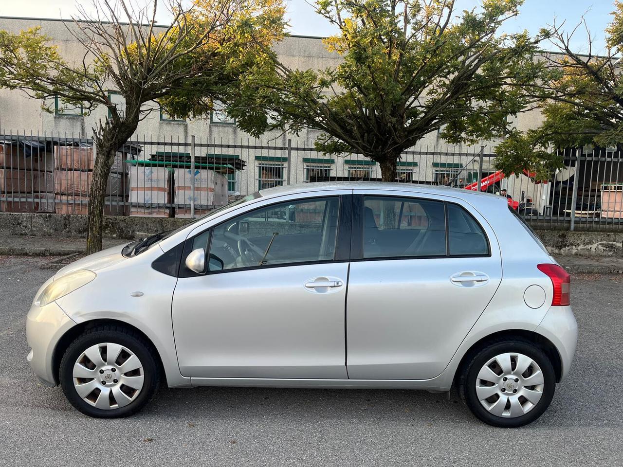 Toyota Yaris 1.0 5 porte