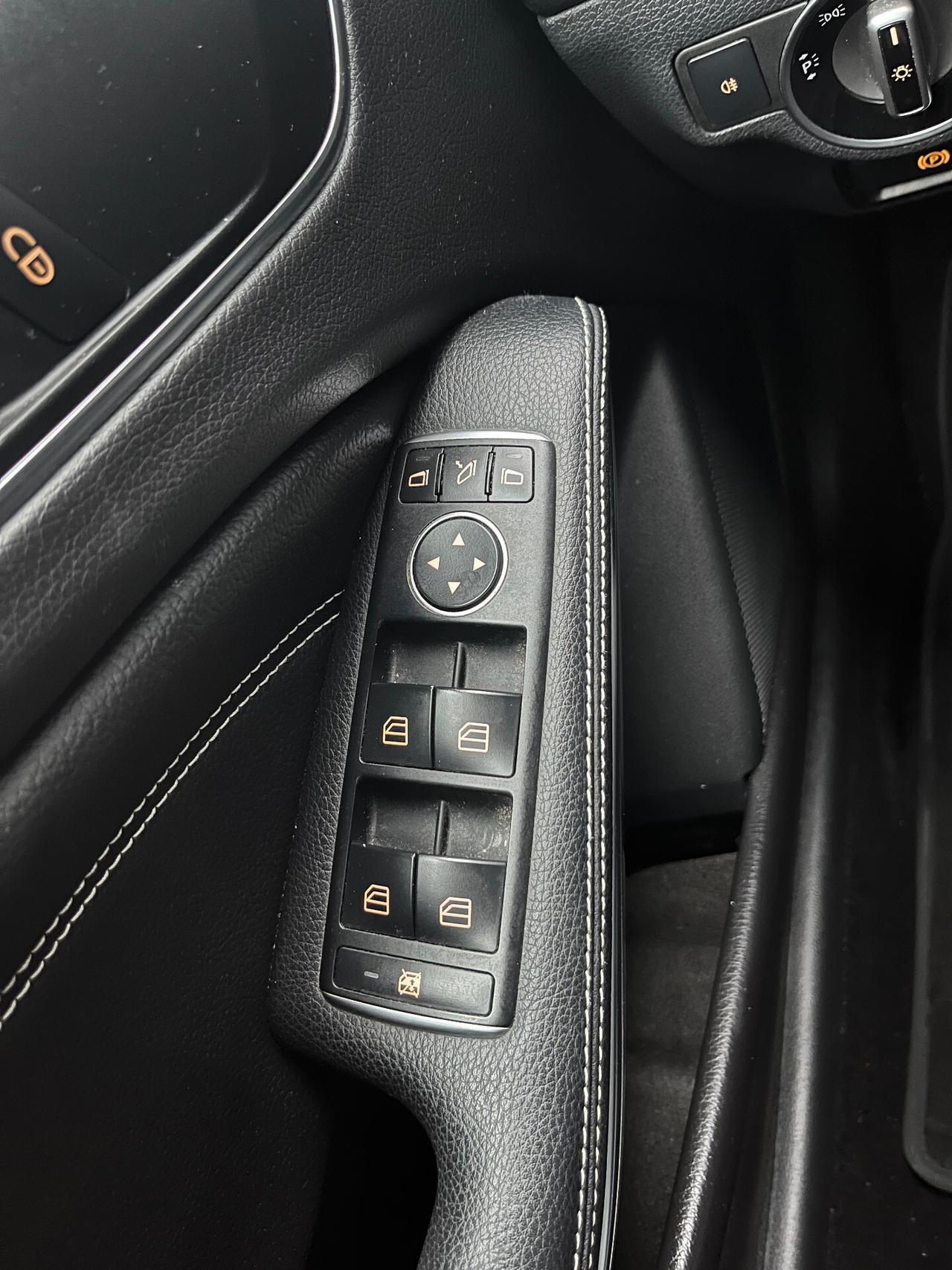 MERCEDES CLASSE A 180D PREMIUM - KM 77.532 - ANCHE PER NEOPATENTATI - 2018 - EURO 6B